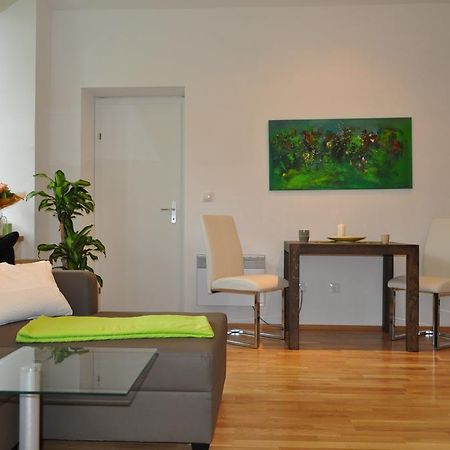 Ferienwohnung Im Univiertel Mit Garten グラーツ エクステリア 写真