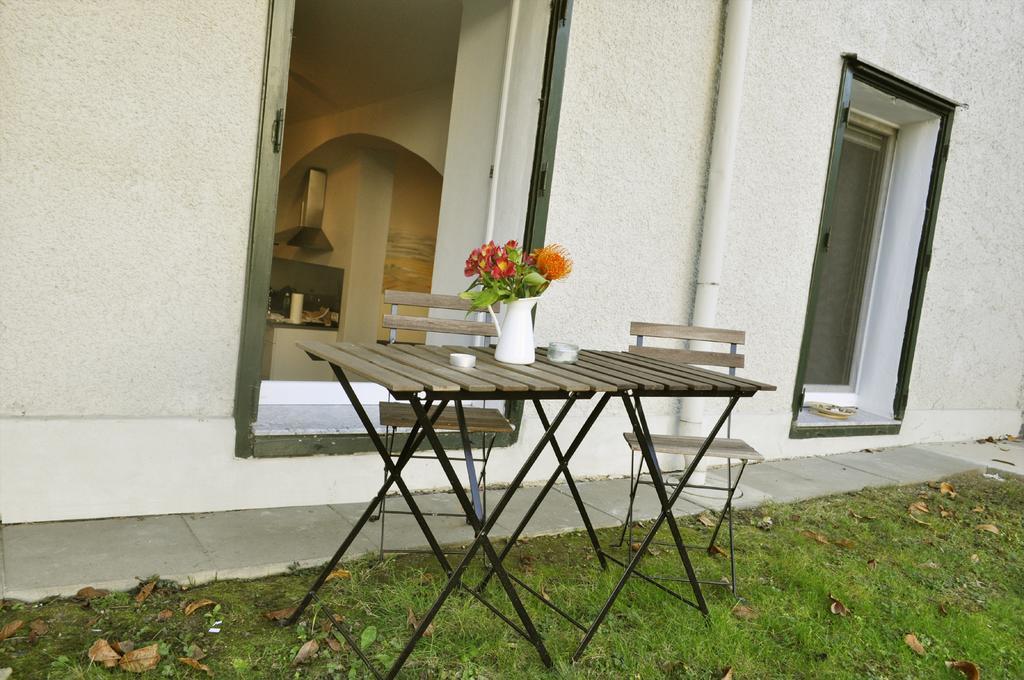 Ferienwohnung Im Univiertel Mit Garten グラーツ エクステリア 写真